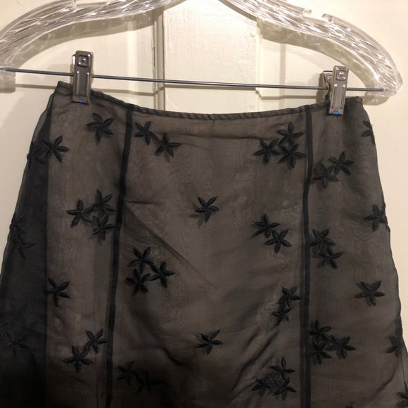 Talbots Sheer Lace Silk Overlay Skirt size 2P - Picture 3 of 8